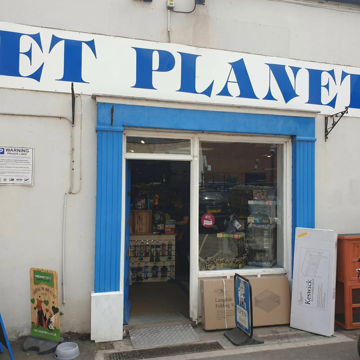 Pet Planet Trowbridge shopfront